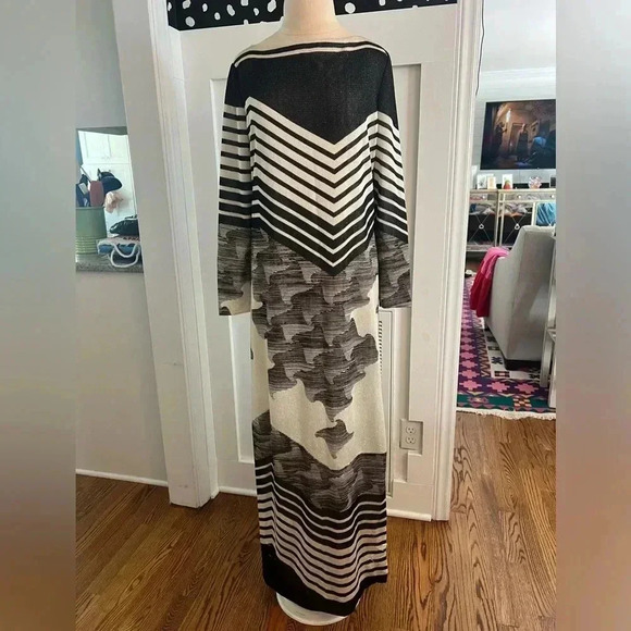 Travilla patterned metallic long sleeved maxi dress abstract chevron stripes - Picture 2 of 11